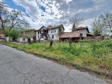 Стара къща, възрожденски стил с хубава гледка в село Новаково