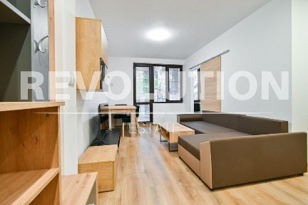 Двустаен апартамент в кв. Бояна