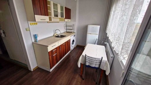 Давам под наем обзаведен двустаен Левски Г, етаж 4/8