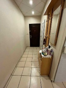 Дава се под наем двустаен апартамент в ж. к. “Изток” - дългосрочно