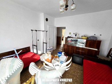 Под наем стар гредоред тристаен 120кв. 1 ет гр. Асеновгрд, широк център