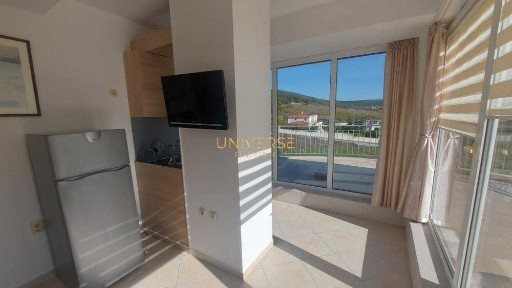 Тристаен апартамент в затворен комплекс в Кошарица. #3330