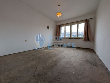 Многостаен тухлен апартамент в центъра на град Горна Оряховица