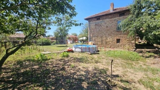 Продажба Къща гр. Павликени - с. Лесичери 80m²