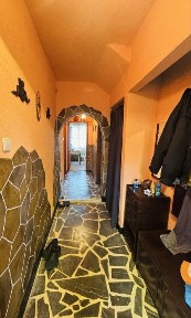 Продава се двуетажна къща в с. Ясеново