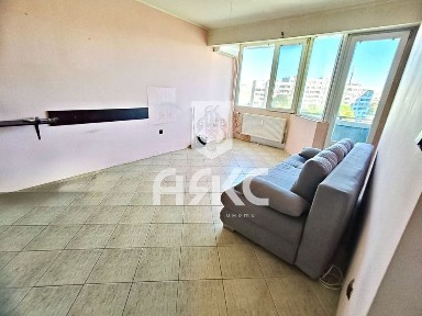 Двусатен апартамент в кв. Надежда 1