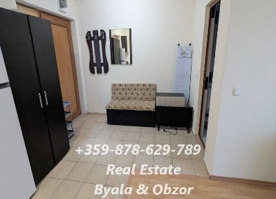 Просторен едностаен апартамент в комплекс с басейн в гр. Бяла