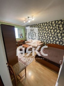 Двустаен напълно обзаведен апартамент в кв. Света Троица