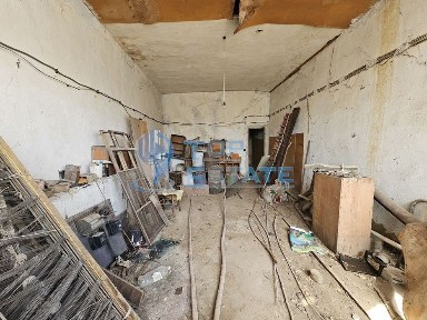 Къща с дюкян и стопански постройки в село Кесарево, област В. Търново