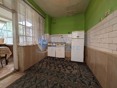 Едноетажна къща с кладенец и гараж в квартал Калтинец, град Горна Оря