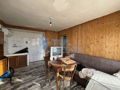 Тухлена къща с кладенец в с. Вишовград, област Велико Търново