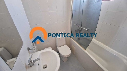 Къща с двор и басейн в хубав комплекс в гр. Ахелой