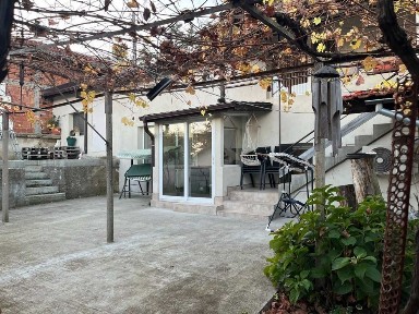 Продава се къща в гр. Мъглиж - отлична семейна имотна възможност!