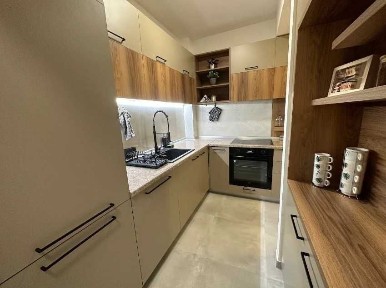 Тристаен апартамент в ж. к. Оборище