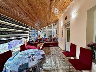 Двуетажна тухлена къща с кладенец и голям двор в село Недан, област В