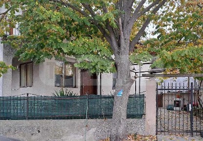 Двуетажна къща в село Константиново