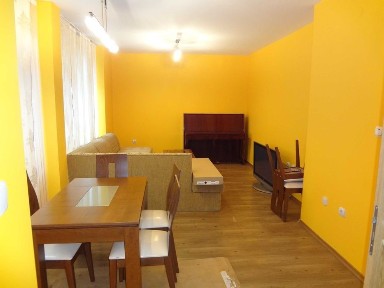 Тристаен апартамент под наем в Яворов