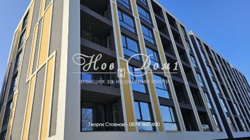 Двустаен апартамент на висок непоследен етаж / Нова сграда