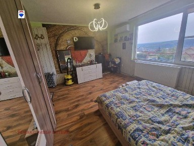 Селска къща за продажба в с. Красен, обл. Русе