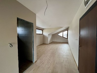 3-стаен апартамент в жил. сграда в район Пирин Голф край Разлог-Банско