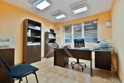 КЛЮЧ В КОМПАНИЯТА ! Офис в жк. Дружба 2 № 69481