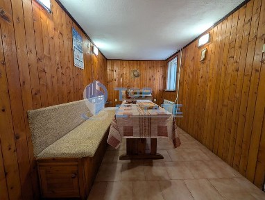 Двуетажна масивна вила до река в Еленския балкан