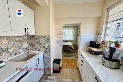 Тристаен апартамент за продажба кв. Широк център