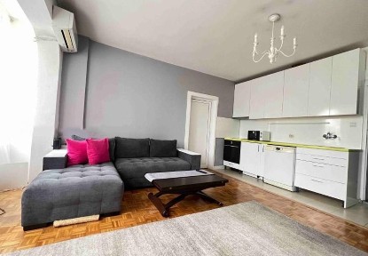 Тристаен, под наем, ж. к Красна поляна 2