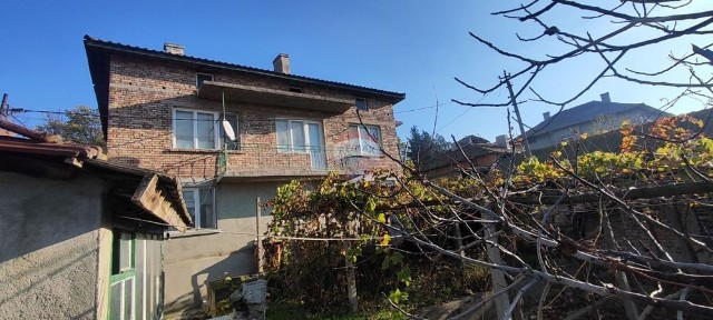 Двуетажна къща, гр. Белослав, обл. Варна ТМ