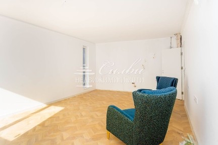 Област Шумен, гр. Шумен, Боян Българанов 1