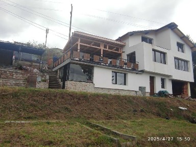 Продавам къща с изглед към язовир 