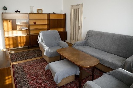 Тристаен апартамент под наем в Център