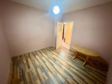 Тристаен Тухлен Апартамент, кв. Вароша гр. Търговище