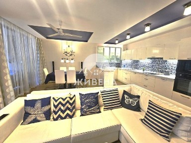 Продава обзаведен 3-стаен апартамент, к. к. Св. Св. Константин и Елена