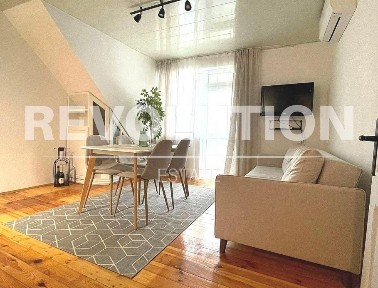 Тристаен апартамент в района на Левски!