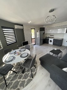 Отдавам под наем луксозен двустаен апартамент