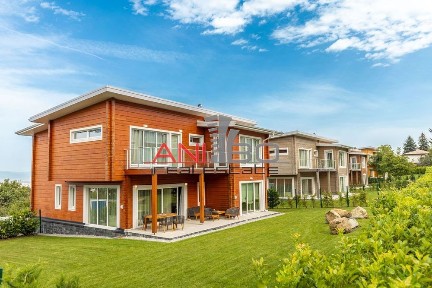 Къща в София- площ 36055 цена 748141