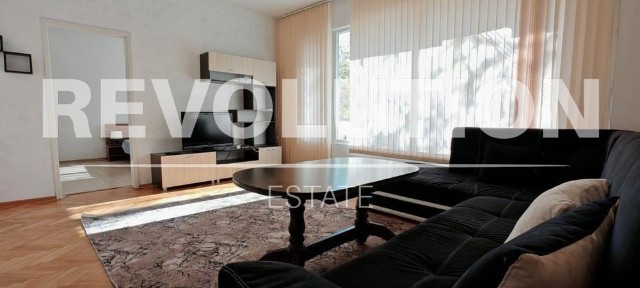 Тристаен апартамент в района на Кършияка