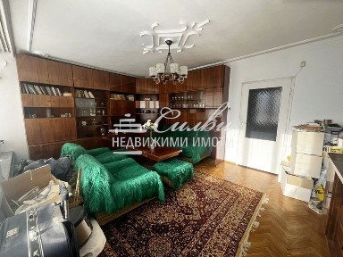 Многостаен ТУХЛЕН апартамент на предпочитан ВТОРИ етаж - кв. Куршун ч