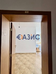 Апартамент с две спални и просторна веранда в Комплекс 