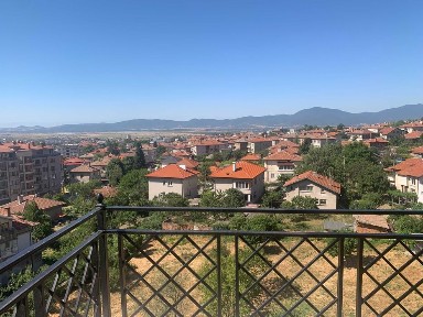 ТРИСТАЕН апартамент в бутиков комплекс