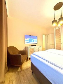 Тристаен обзаведен апартамент - кв. Каменица 1