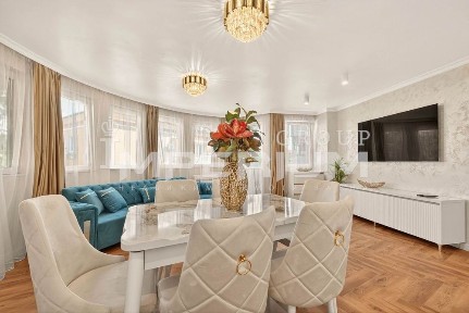 ЧИСТО НОВ! Първи наематели! Луксозен Тристаен апартамент под наем - Ц