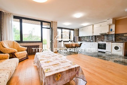 Тристаен, под наем, Център-ЦУМ