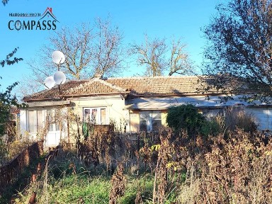 с. Пчелино, Обл. Добрич, къща с дворно място - 25053евро!