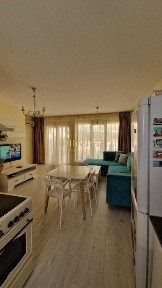 Двуетажна къща с апартамент 2+1 в затворен комплекс в Свети Влас. #5312