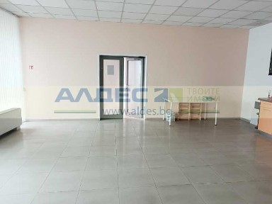 Продава се офис в Полигона!