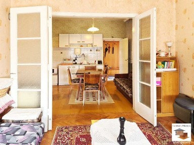 105593 Етаж от къща със сутерен в централната част на Велико Търново