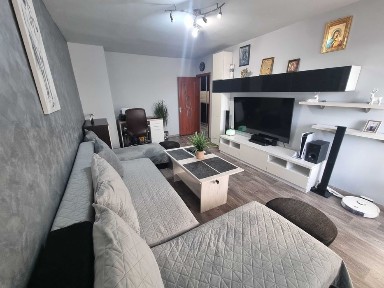 Двустаен апартамент за продажба в кв. Орлова чука, гр. Благоевград