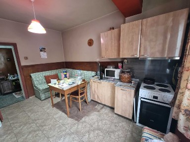 Тристаен апартамент за продажба в идеален център на гр. Благоевград